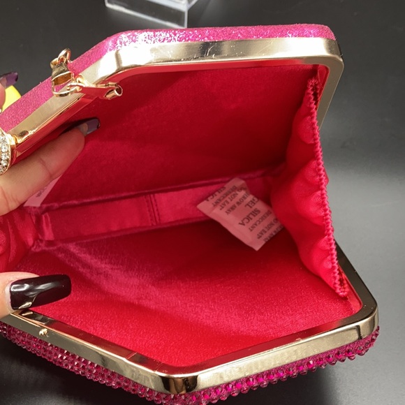 24HR DROP ⬇️ Sug Rhinestone encrusted Diamond Shaped purse/clutch - Picture 11 of 12